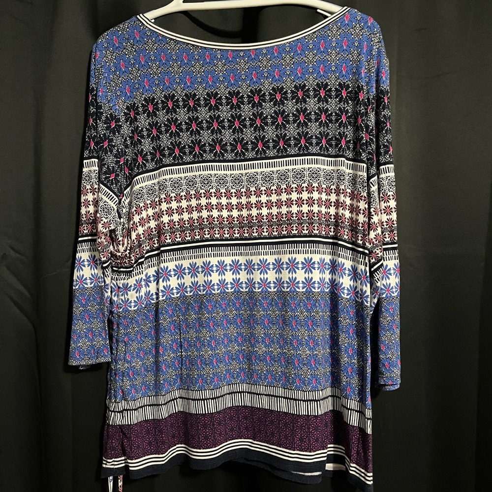 Multi-colored, 3/4 sleeves, t-shirt material, size XL